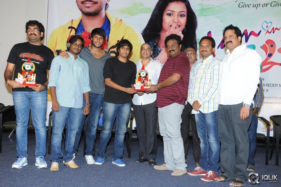 Iam-in-Love-Movie-Platinum-Disc-Function